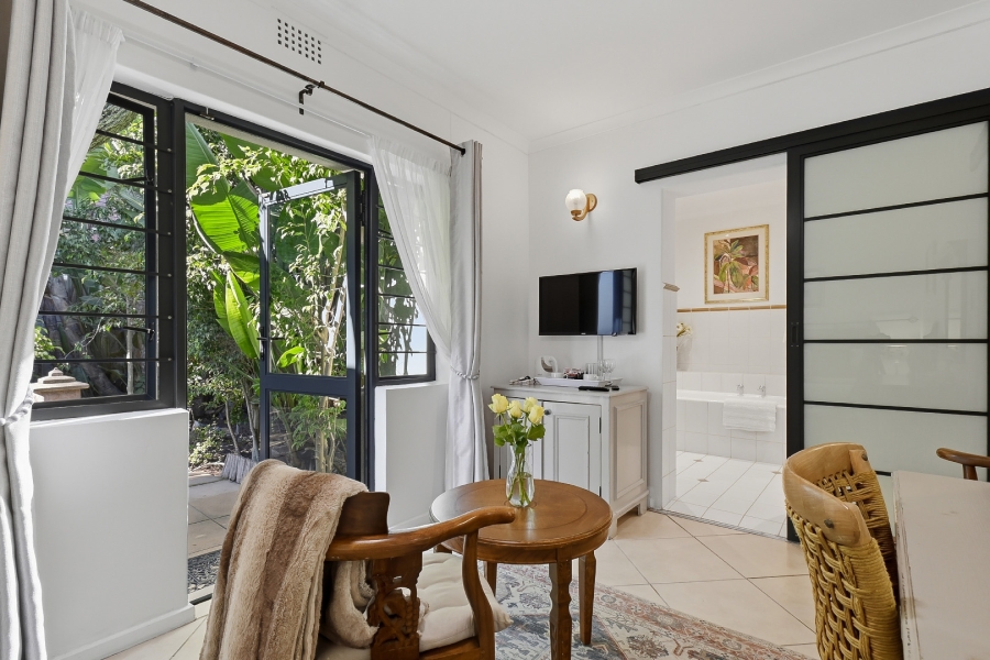 5 Bedroom Property for Sale in Constantia Western Cape